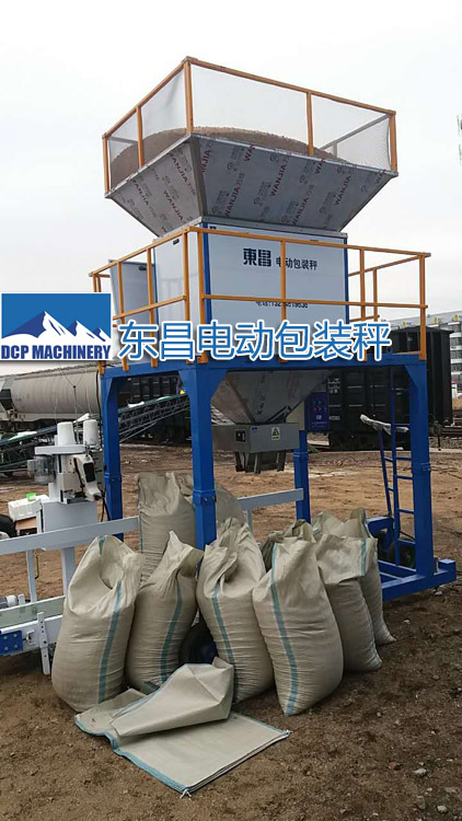 遼寧玉米大豆灌包裝袋機(jī)電動(dòng) 遼寧玉米大豆灌包裝袋機(jī)電動(dòng)