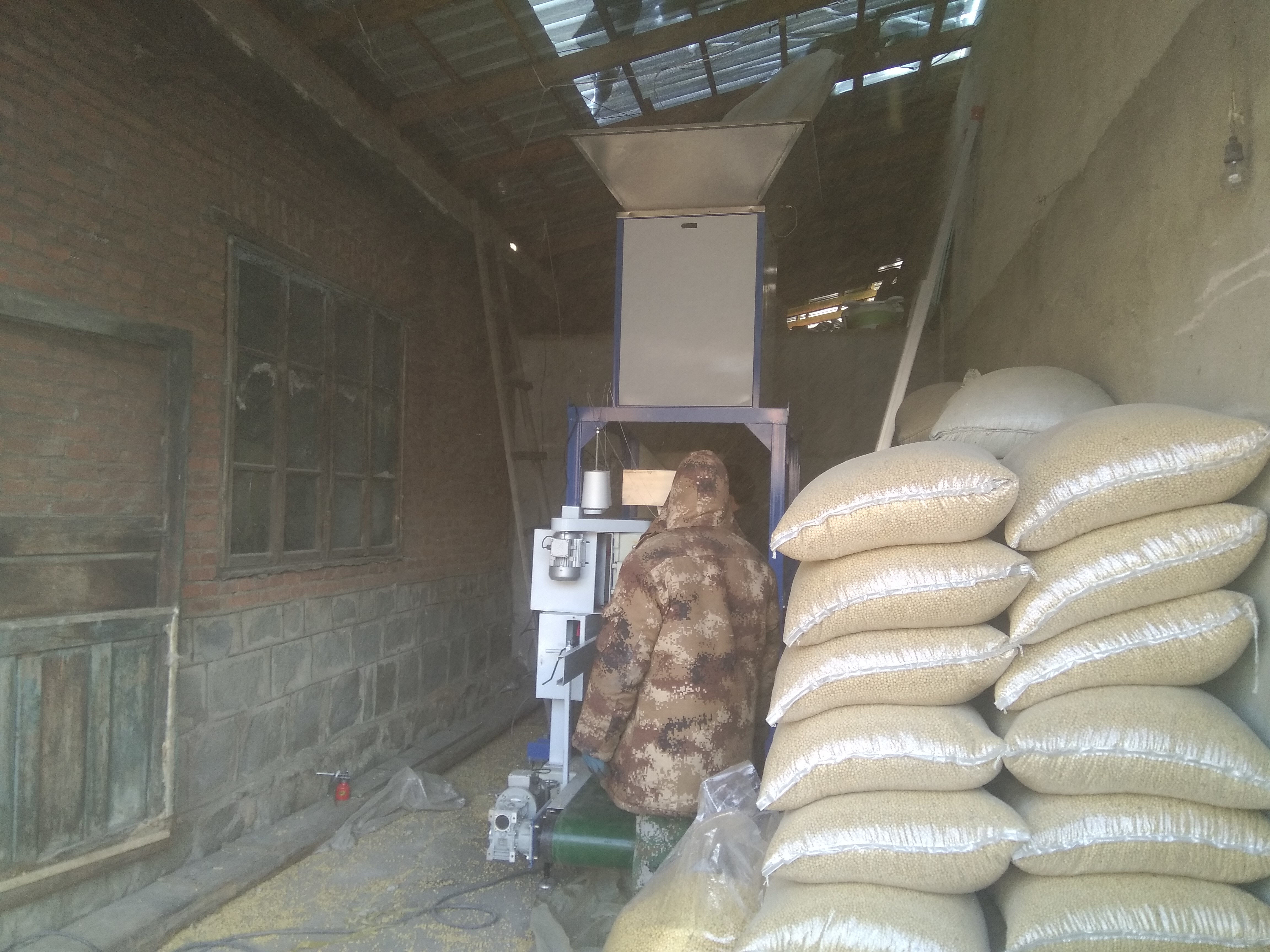 為什么氣動(dòng)包裝稱比電動(dòng)包裝稱便宜？